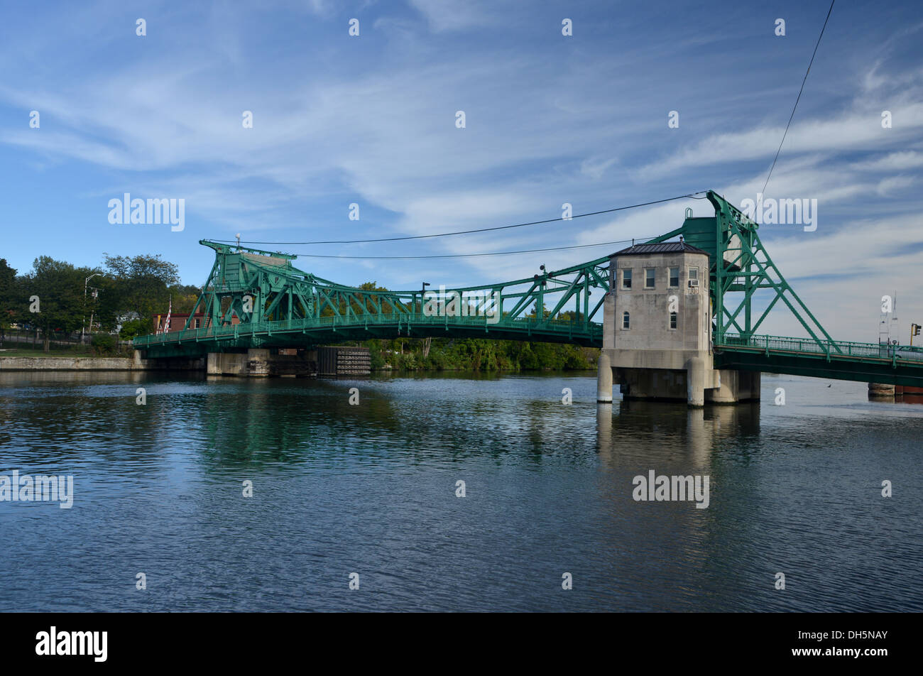 Jefferson Street anhebende Straßenbrücke in Joliet, Illinois Kreuze des Plaines Fluß auf der historischen Route 66 Stockfoto