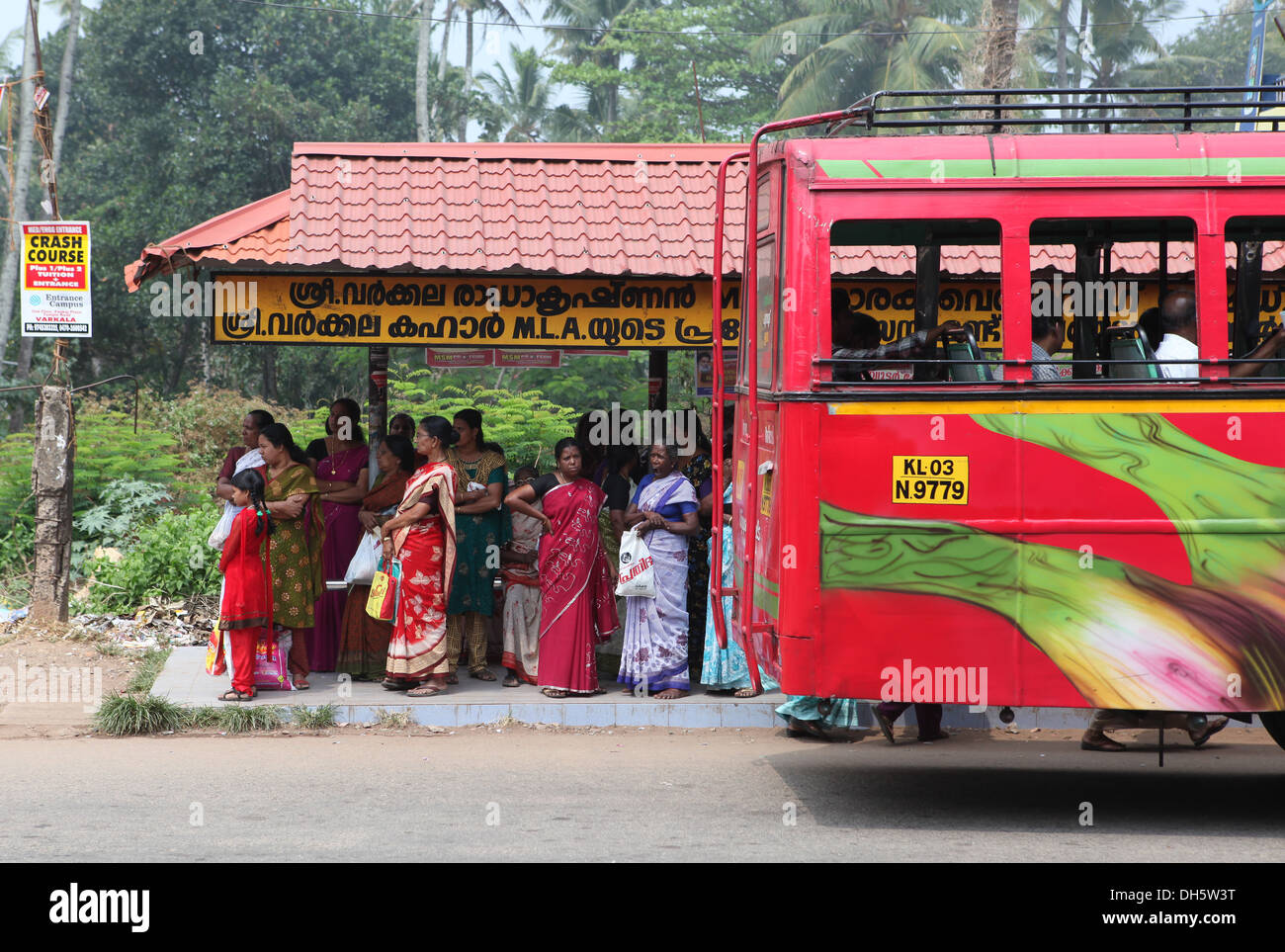 Bushaltestelle für Frauen nur in Varkala, Kerala, Indien. Stockfoto