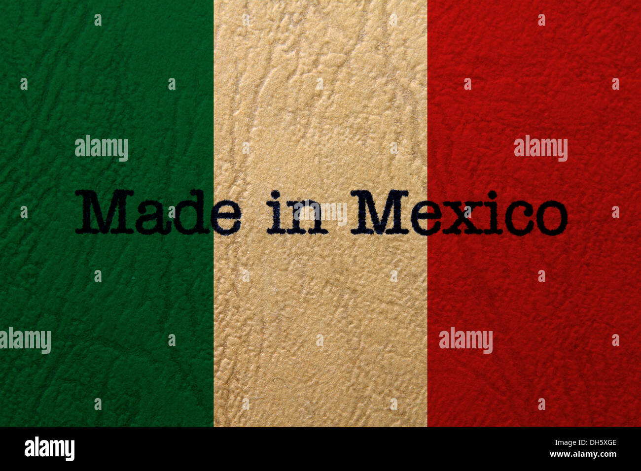 Hergestellt in Mexiko Text auf Flagge Stockfoto