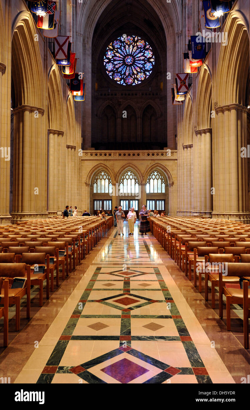 Kirchenschiff und West-Portal, Washington National Cathedral oder Cathedral Church of Saint Peter und Paulus in der Diözese Stockfoto