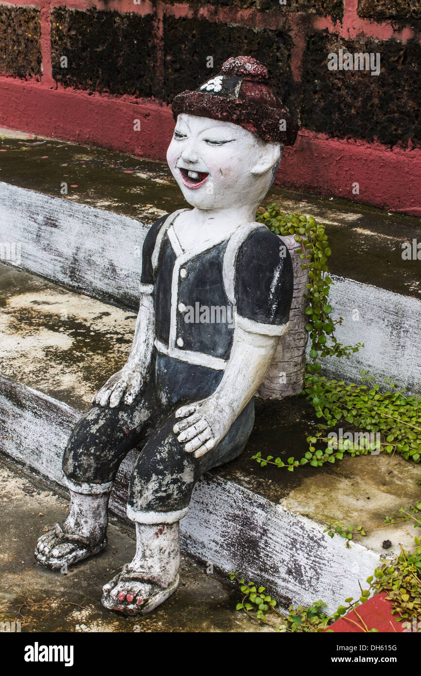 Thai Bergsteiger Kinder Figur, Clay thailändische Kunst Stockfoto