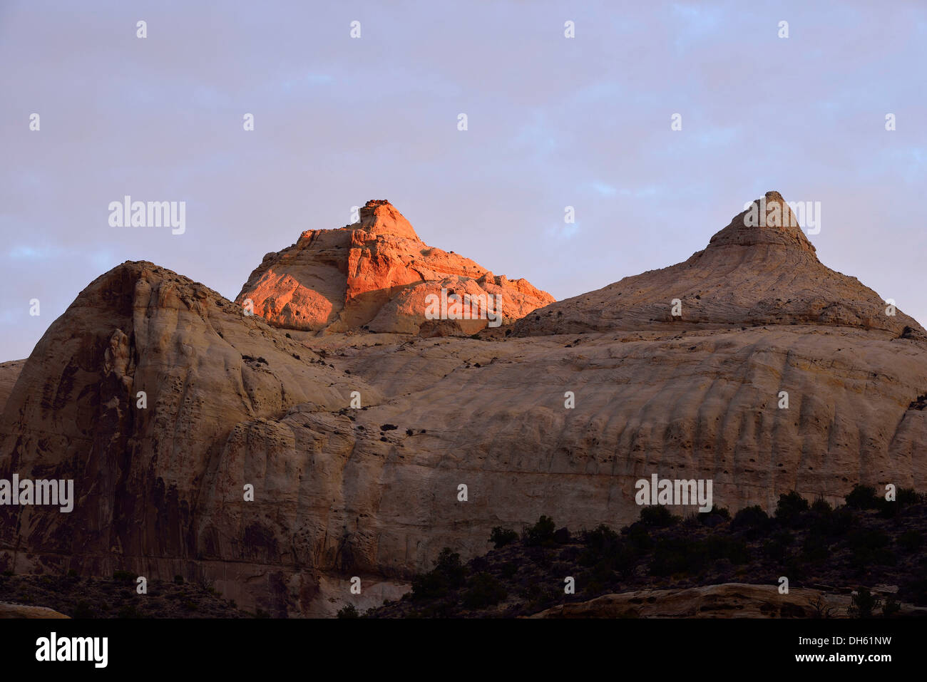 Navajo-Dome-Plateau im Morgenlicht, Capitol Reef National Park, Utah, Südwesten der USA Stockfoto