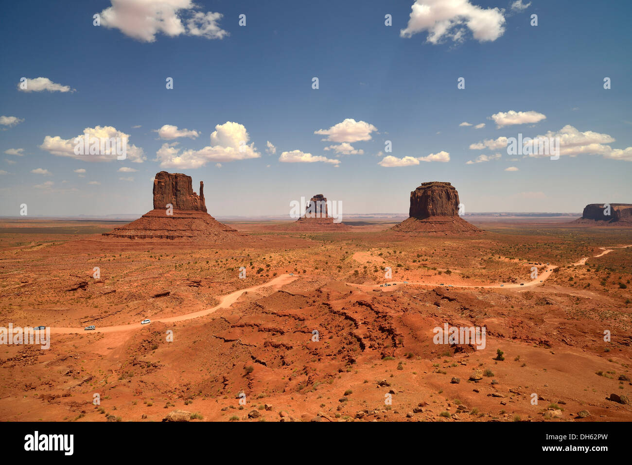 Tafelberge des West Mitten Butte, East Mitten Butte, Merrick Butte, Scenic Drive, Monument Valley Navajo Tribal Park Stockfoto