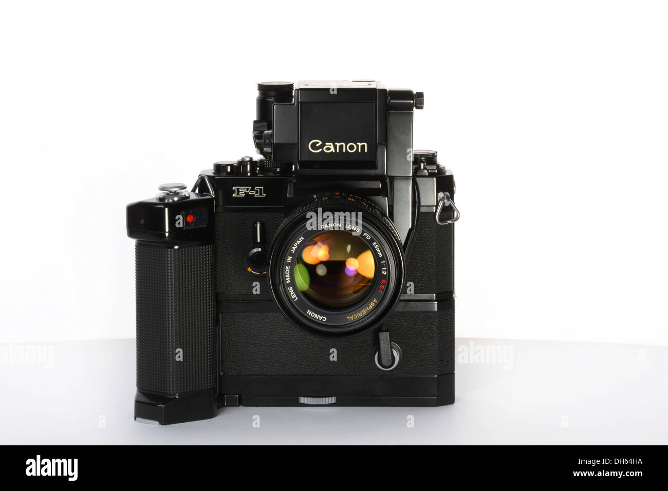 Professionelle Kamera aus den 70ern, Canon f-1, 1970-Modell mit einem Servo-Sucher EE, ein Motorantrieb MF und ein FD 55 mm F1. 2 SSC Stockfoto
