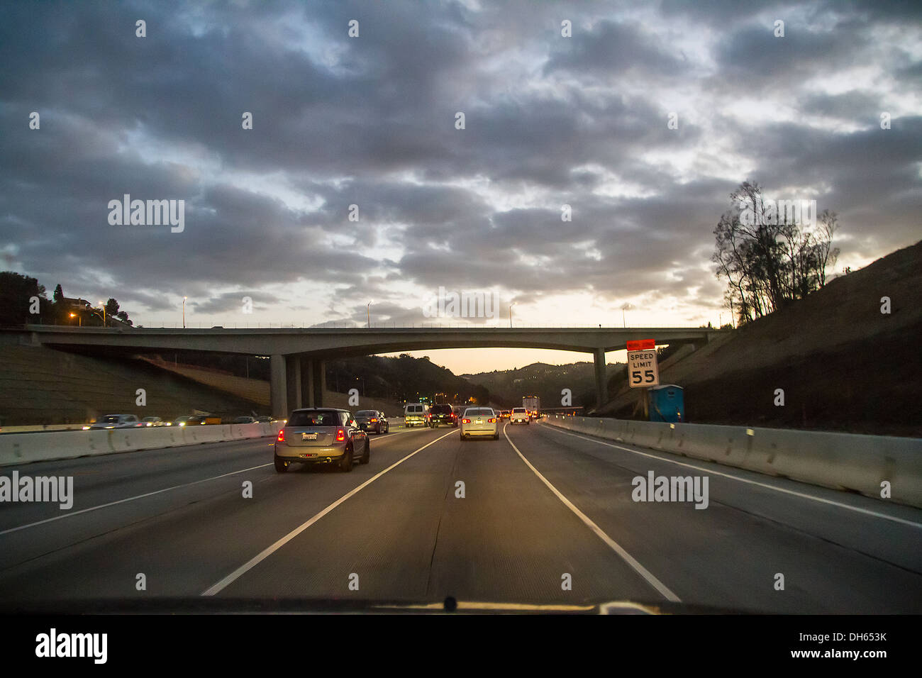 Die neue Mullholland Brücke in den Sepulveda Pass auf 405 Freeway in Los Angeles Kalifornien Oktober 2013 Stockfoto