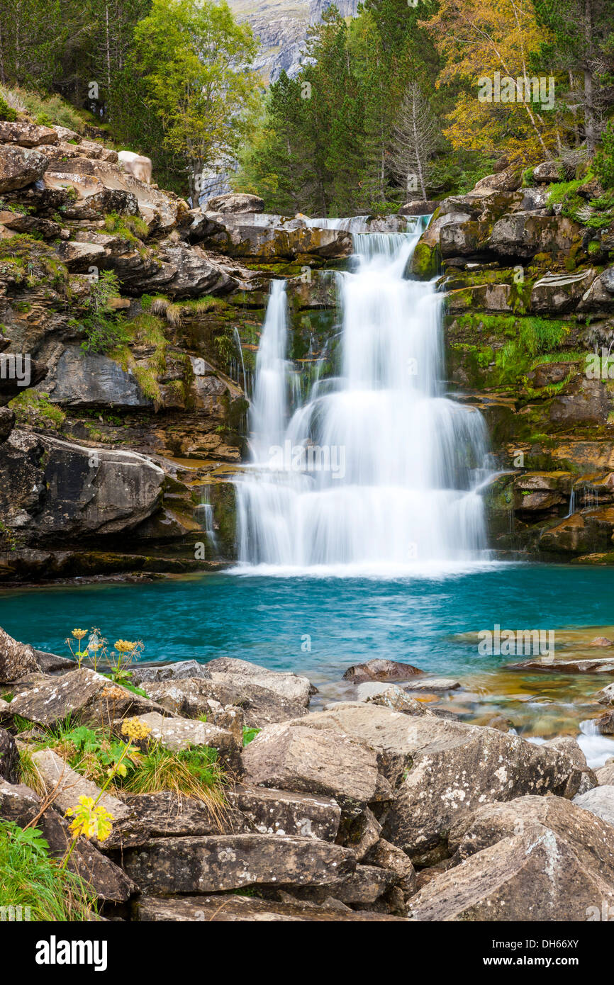 Gradas de Soaso, Fluss Arazas in Valle de Ordesa, Parque Nacional de Ordesa y Monte Perdido, Pyrenäen. Stockfoto