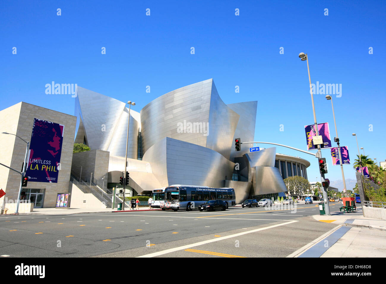 LA Phil, der Walt Disney Concert Hall in der Innenstadt, South Grand Avenue, gebaut von Frank Gehry, Los Angeles, Kalifornien, USA Stockfoto