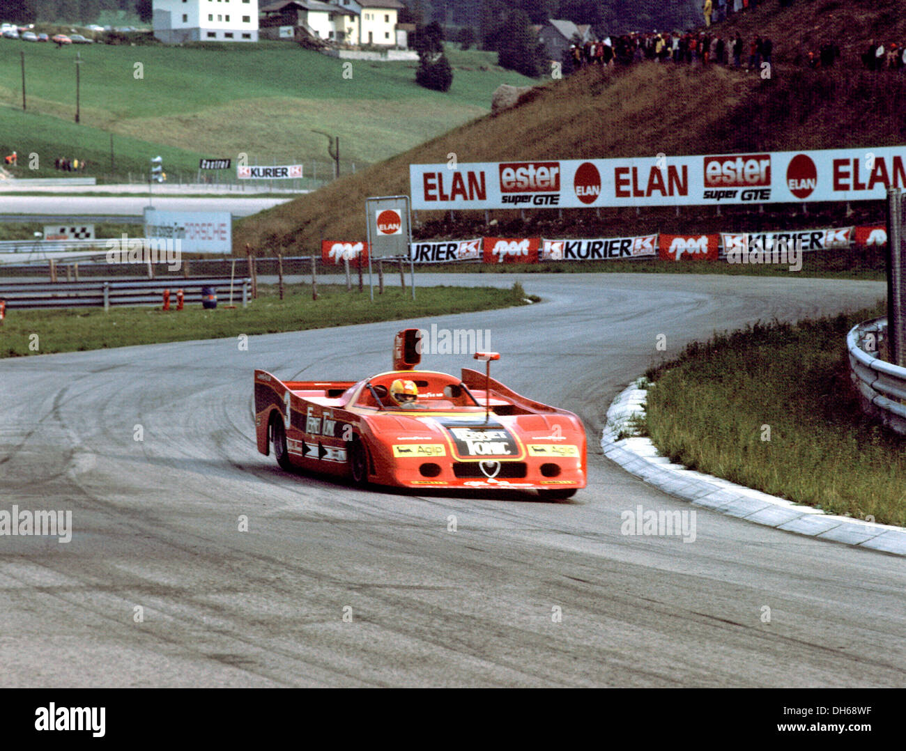 Spartaco Dini in einem Alfa Romeo T33 Rennen in Salzburg, Österreich 1977. Stockfoto