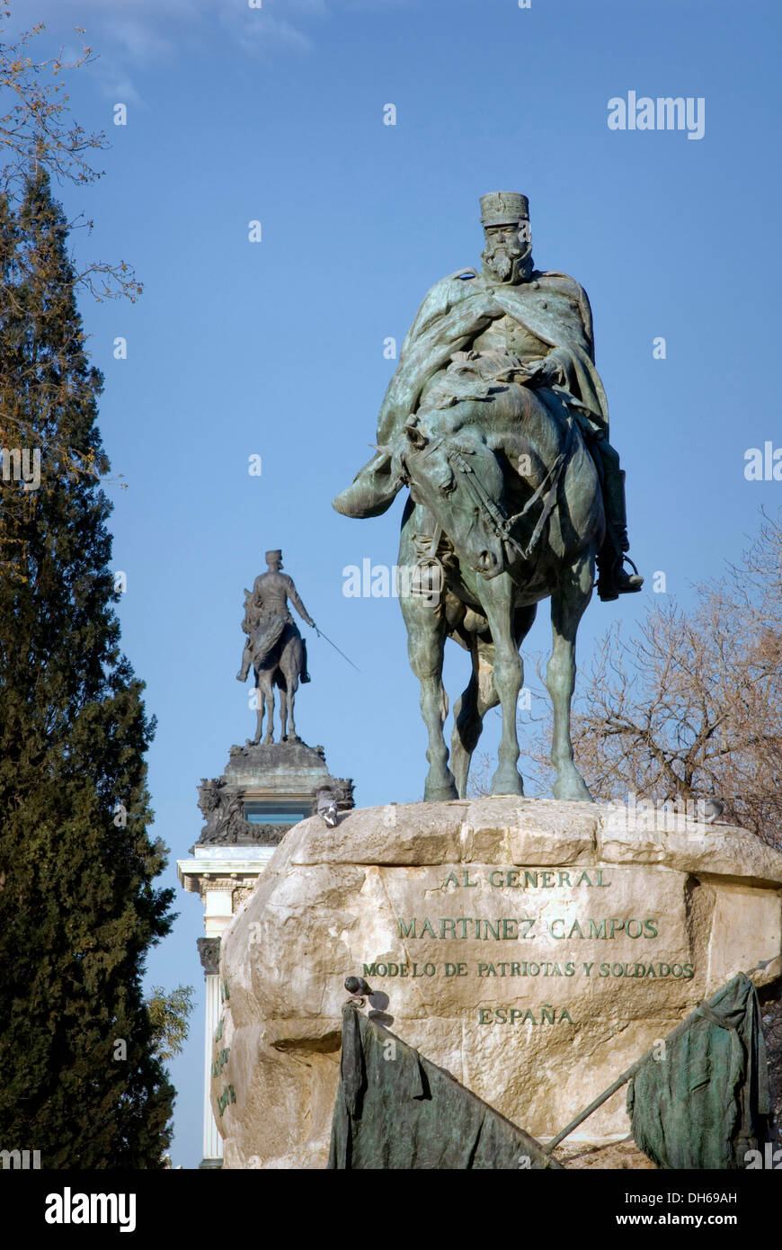 Allgemeine Martinez Campos-Statue und das Denkmal von Alfonso XII, Jardines del Buen Reitro, Parque del Retiro, Madrid, Spanien, Europa Stockfoto