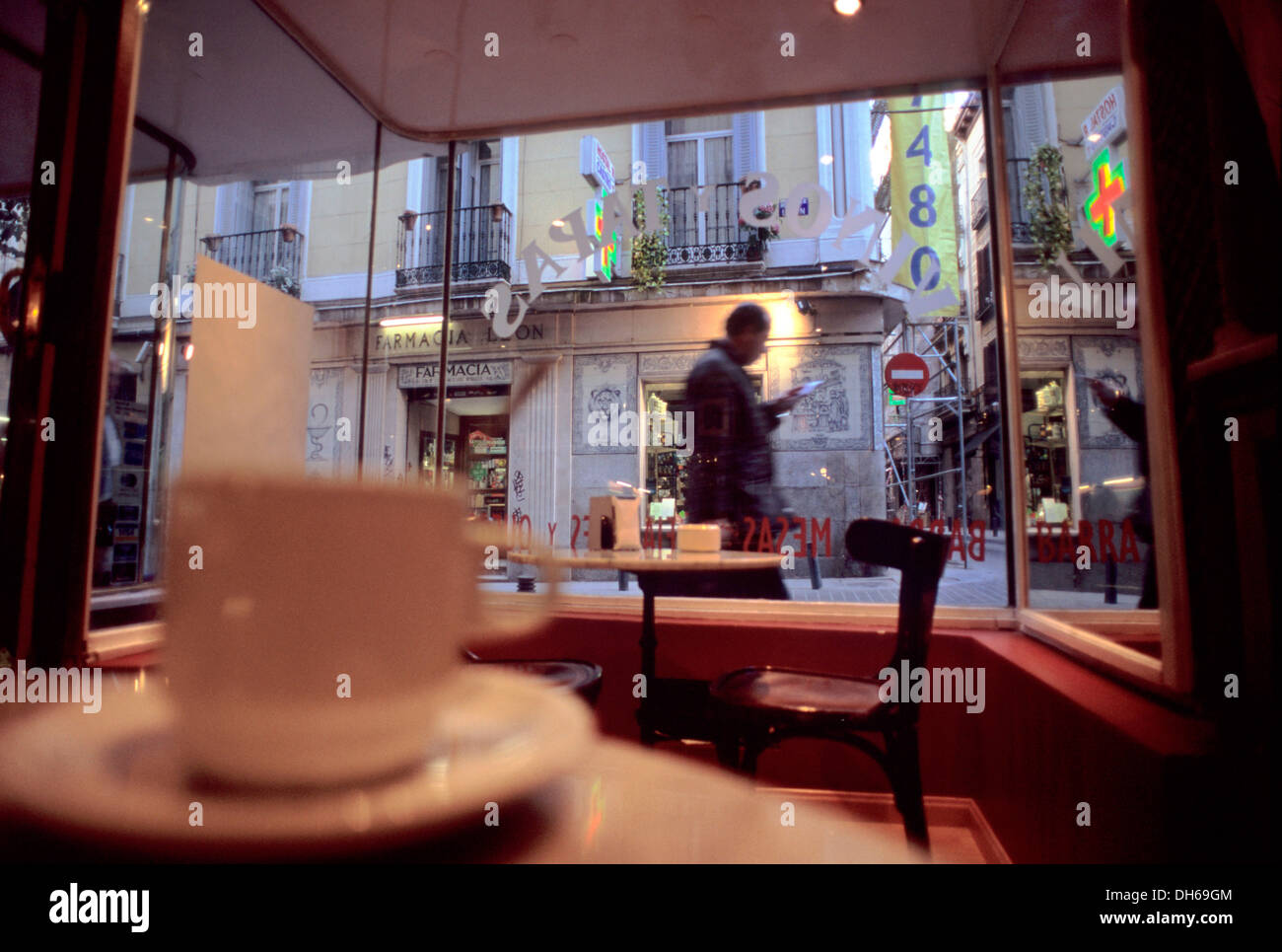 Cafe auf der Calle Leon, im Barrio de Las Letras Viertel, Madrid, Spanien, Europa Stockfoto