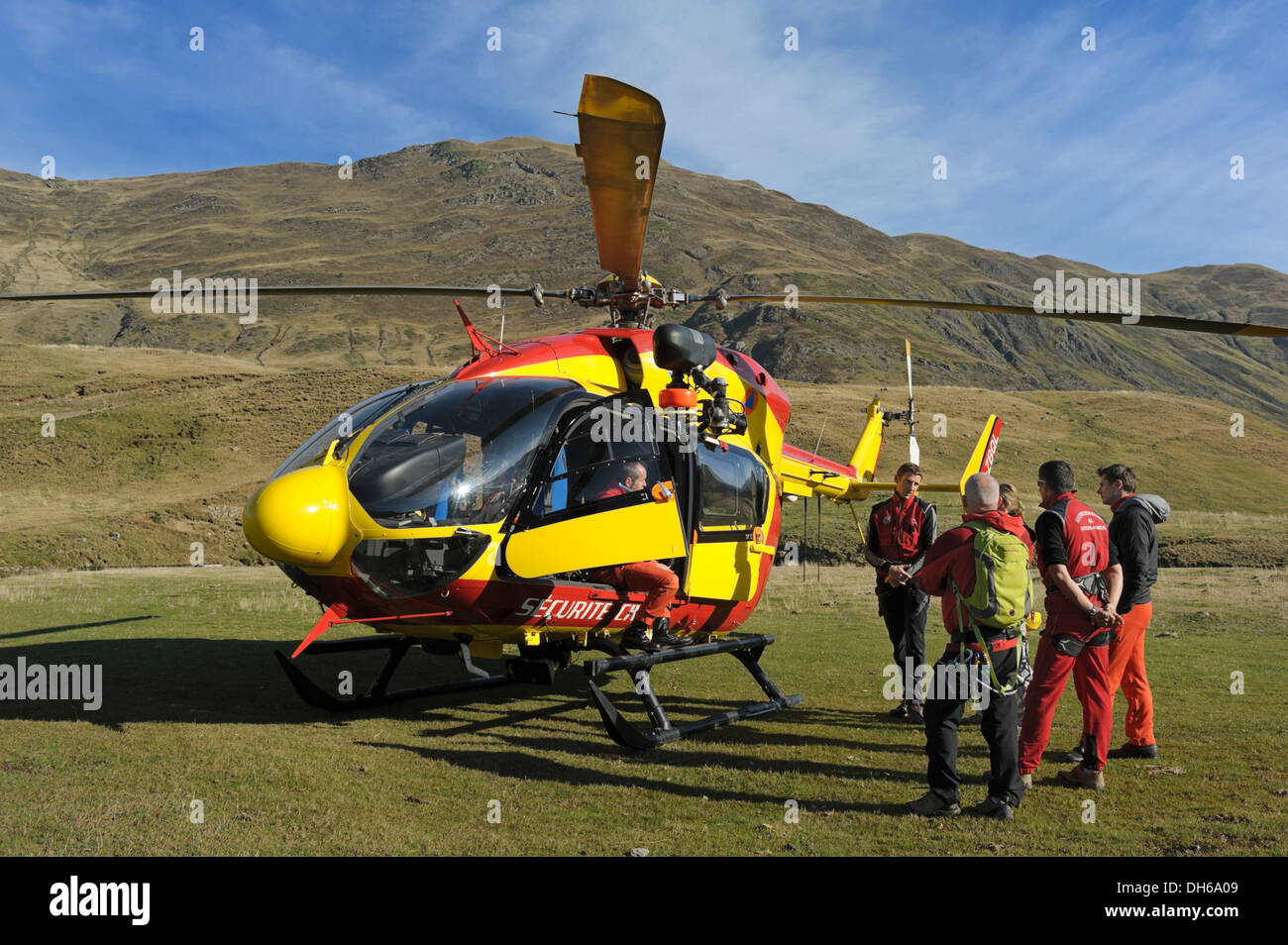 Die Sécurité Civile Rettungsorganisation bereiten sich für den Einsatz im Vallée Ossoue in Französisch-Western-Team Stockfoto