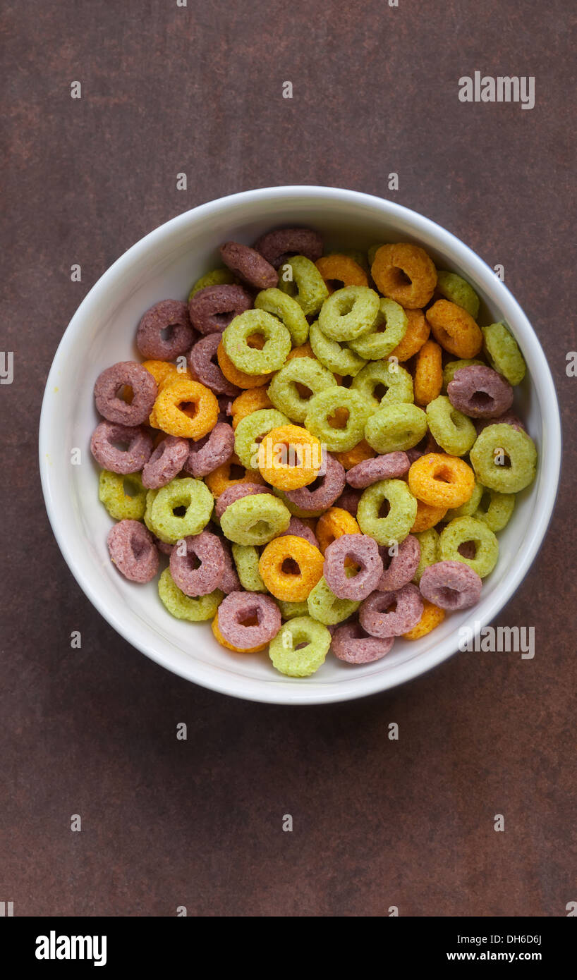 Mehrfarbige Cornflakes (Ringe Stockfotografie - Alamy