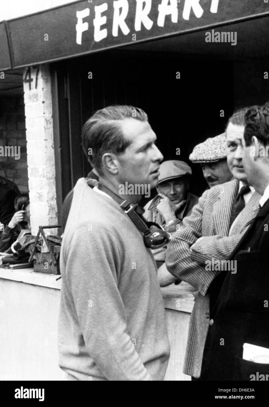 Peter Collins Arbeitet Mit Aston Martin Brm Vanwall Und Schliesslich Ferrari Pilot Der 1950er Jahre Stockfotografie Alamy Peter Collins Arbeitet Mit Aston Martin Brm Vanwall Und Schliesslich Ferrari Pilot Der 1950er Jahre Stockfotografie Alamy