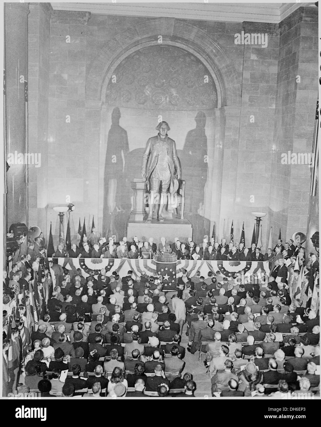 Präsident Harry S. Truman hält eine Rede am George Washington National Masonic Memorial in Alexandria, Virginia. Stockfoto