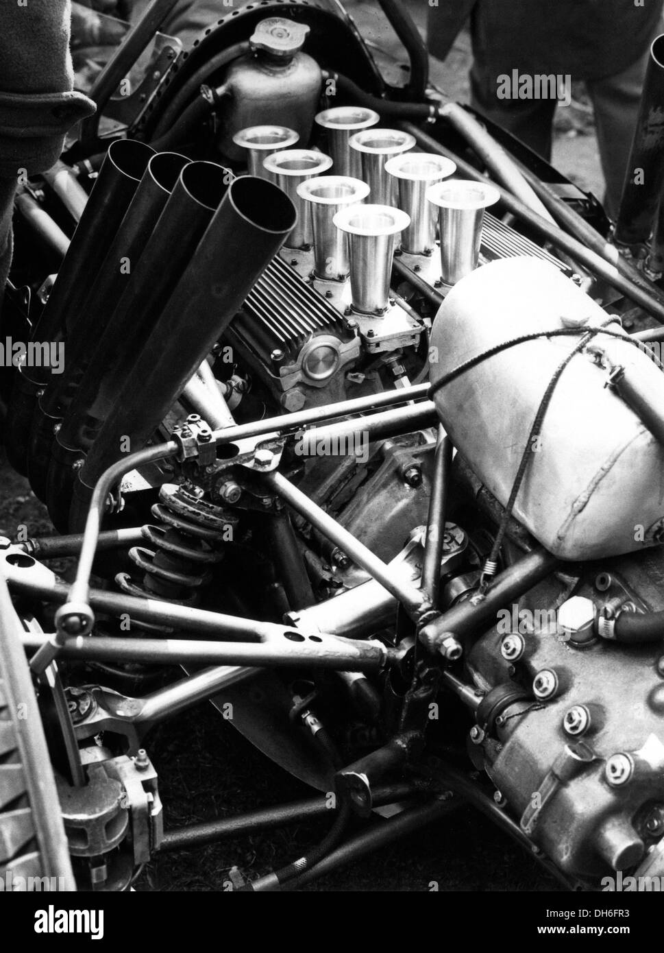 BRM V8 in P578 Gehäuse mit "Stackpipe" erschöpft wie früh in seiner WM-Saison der 62 von Graham Hill gefahren. 1961 / 62. Stockfoto