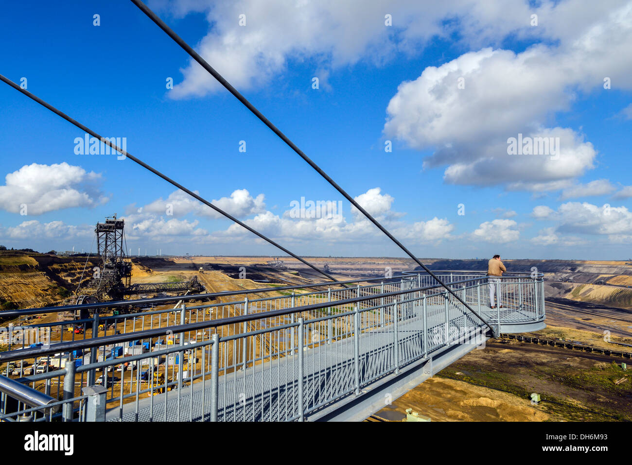 Braun Kohle-Tagebau Garzweiler bei Jüchen, Skywalk, North Rhine-Westphalia, Deutschland, Europa Stockfoto