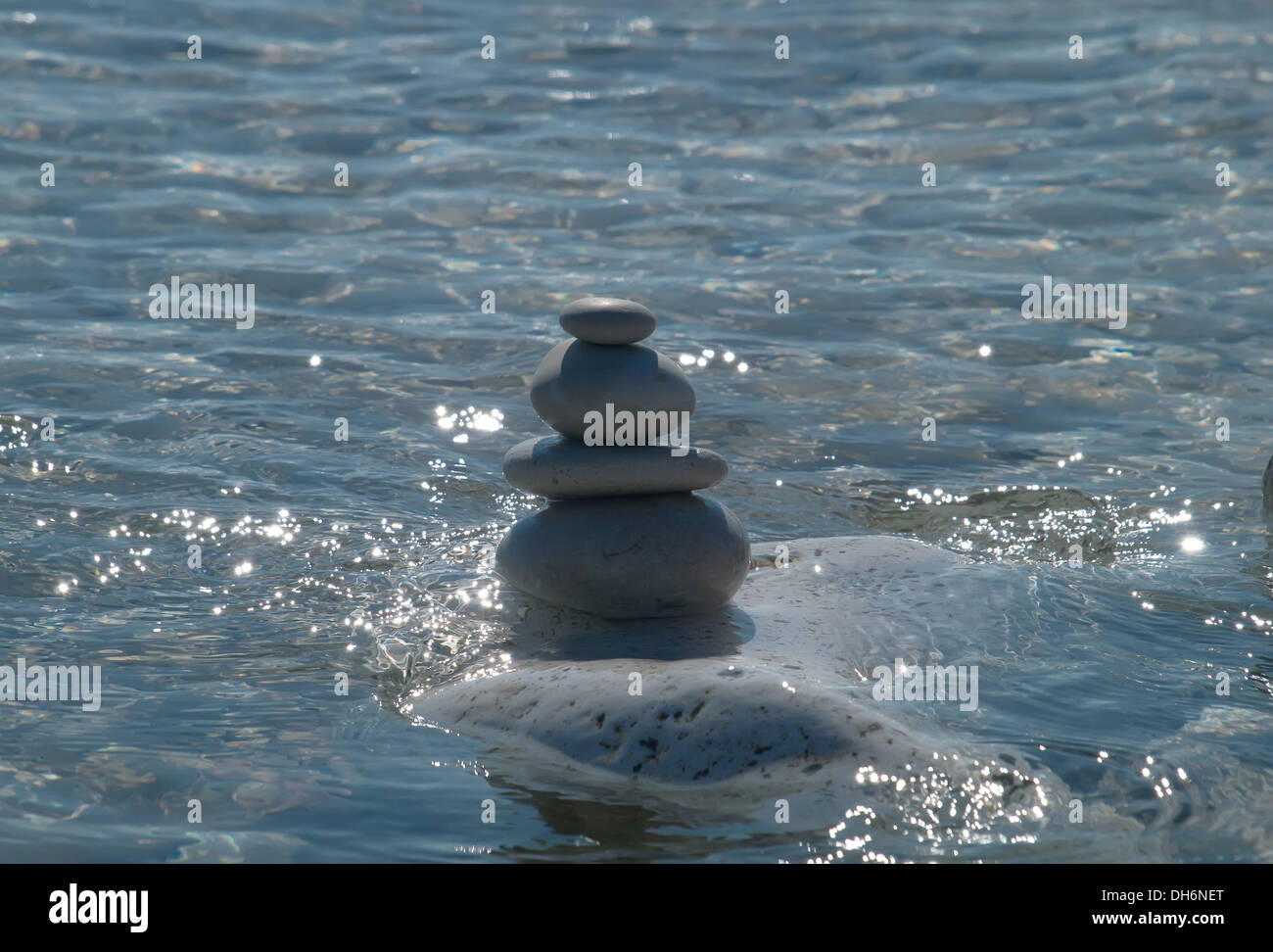 ausgewogene Meer Steinen für die meditation Stockfoto