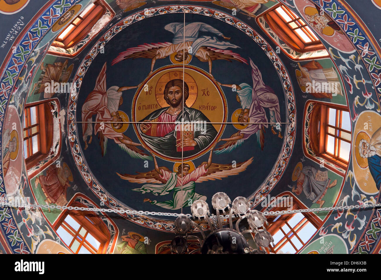Alte Fresken in der Kuppel eine griechisch-orthodoxe Kirche in der Stadt Panormo auf Kreta, Region Rethymnon, Griechenland. Stockfoto