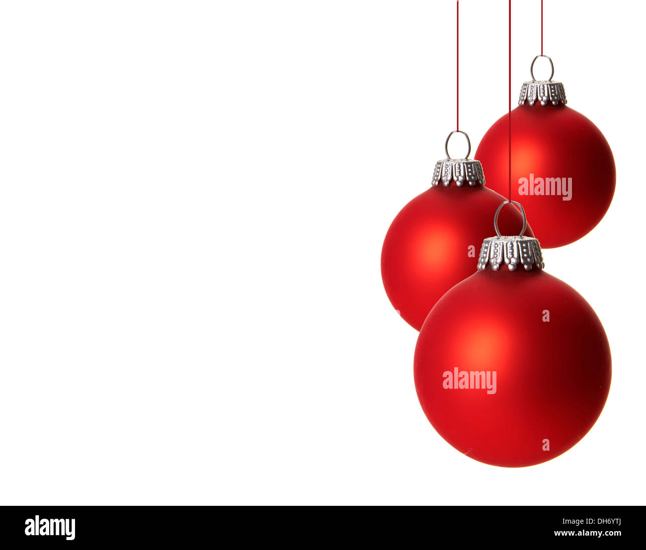 Weihnachten, Rot Weihnachten Kugeln isoliert hängen mit weißem Hintergrund Stockfoto