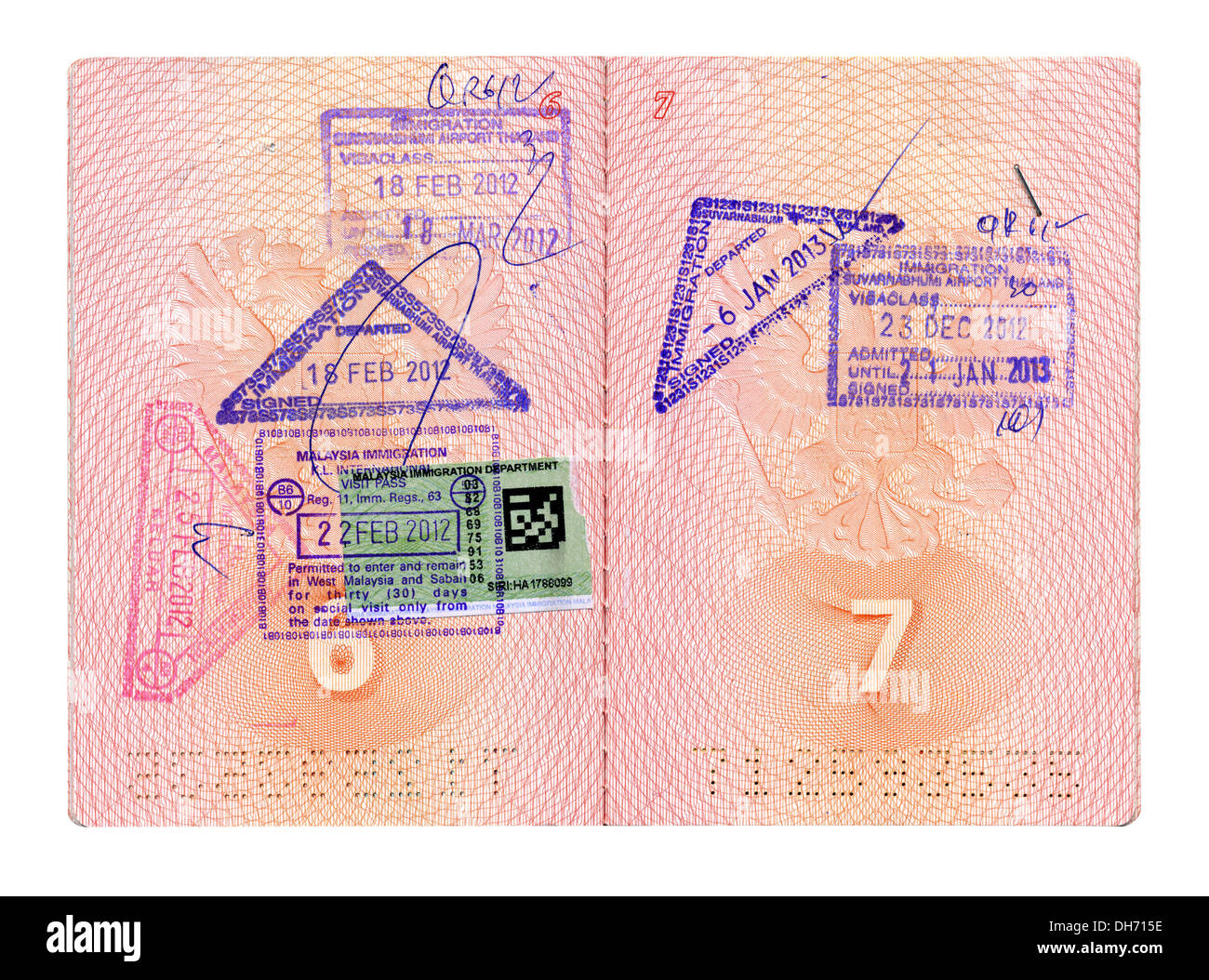 Russischen Pass mit Briefmarken isoliert auf weiss mit Pfad geöffnet Stockfoto