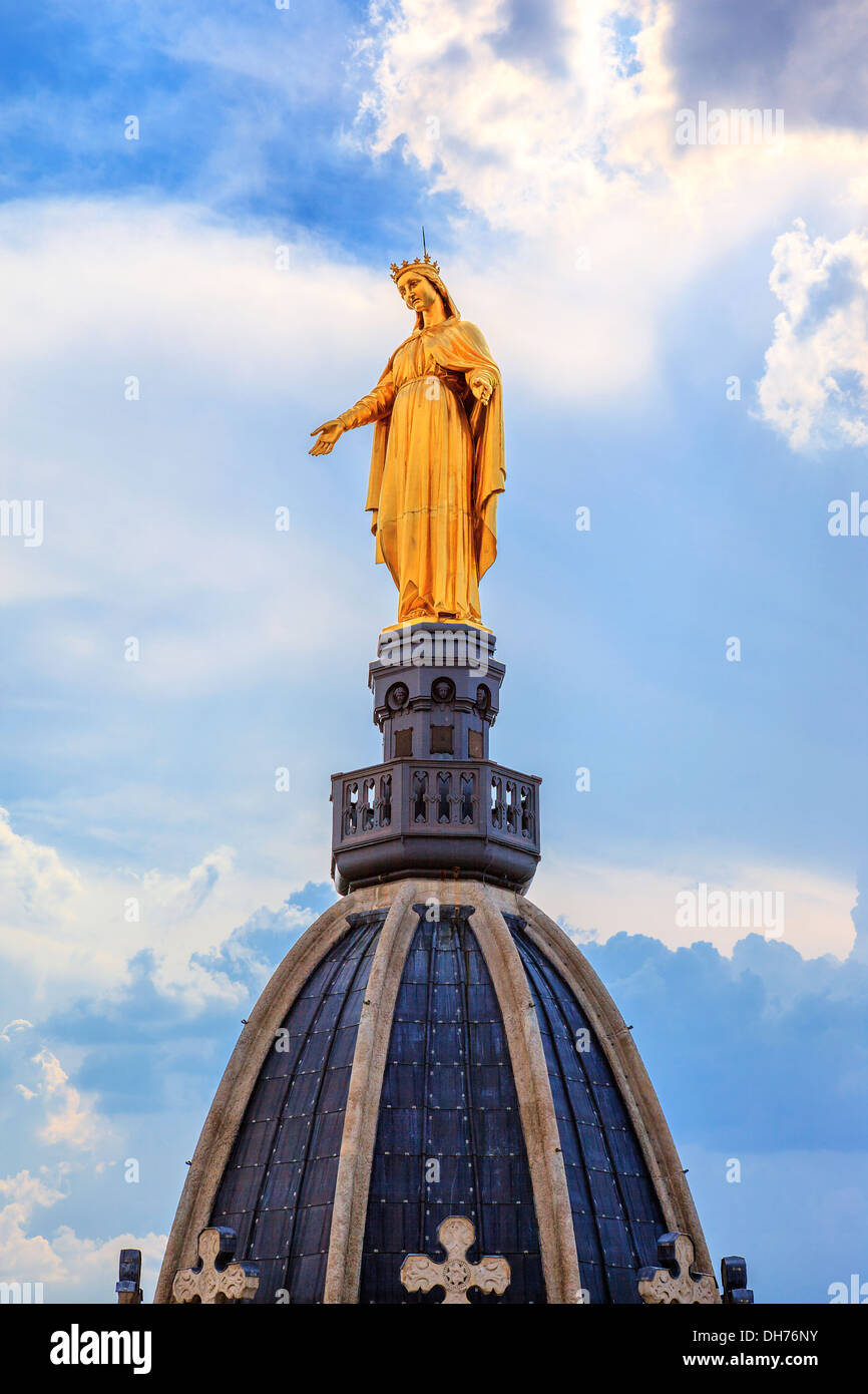 Goldene Statue der Jungfrau Maria, Lyon Stockfoto