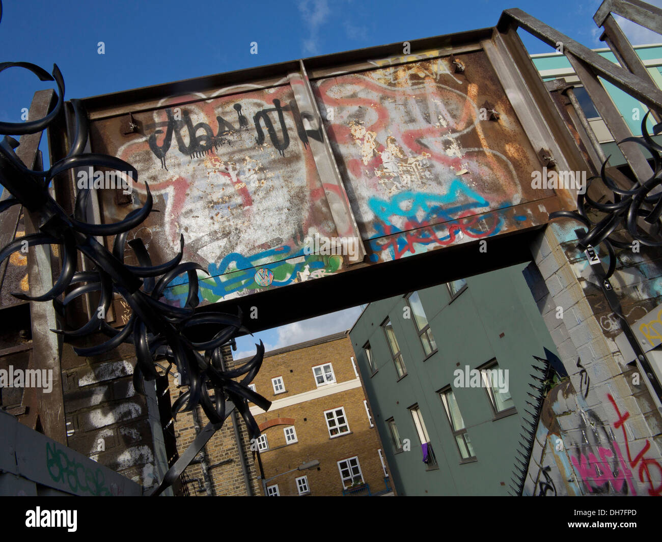 Graffiti auf den Straßen in der Nähe von Brick Lane, East London, UK Stockfoto