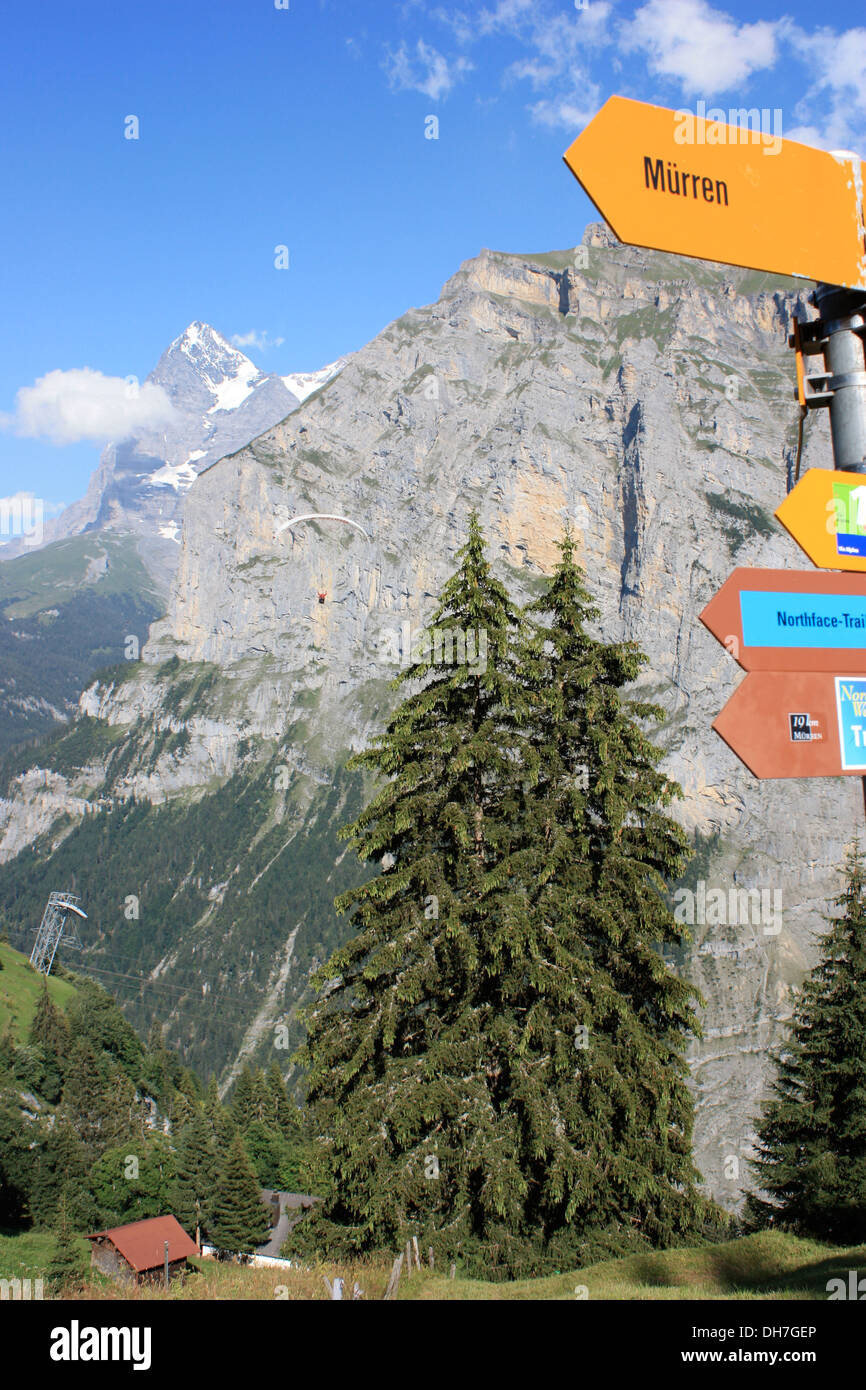 Malerische Landschaften von Schnee bedeckt Jungfrau Berggipfel in den Schweizer Alpen von Gimmelwald Schweiz Europa. Stockfoto