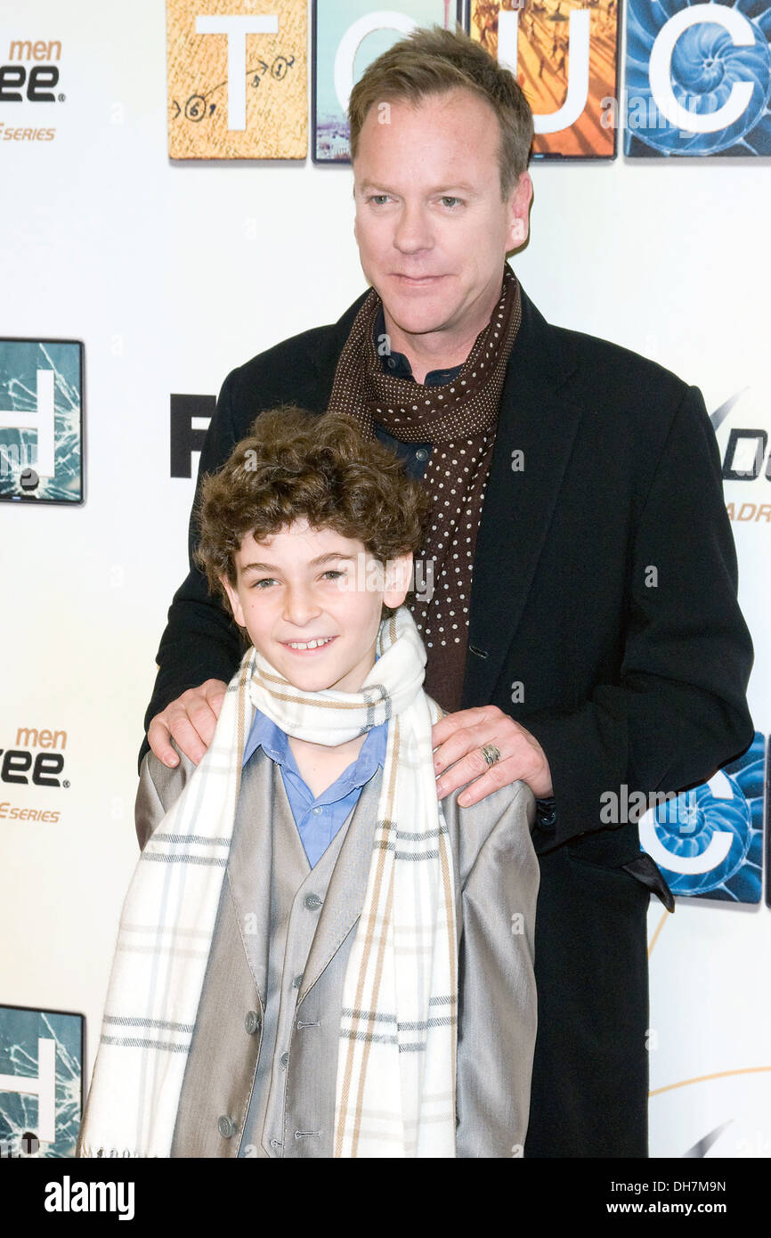 Kiefer Sutherland und David Mazouz Weltpremiere von "Touch" - Red Carpet New York City USA - 18.03.12 Stockfoto