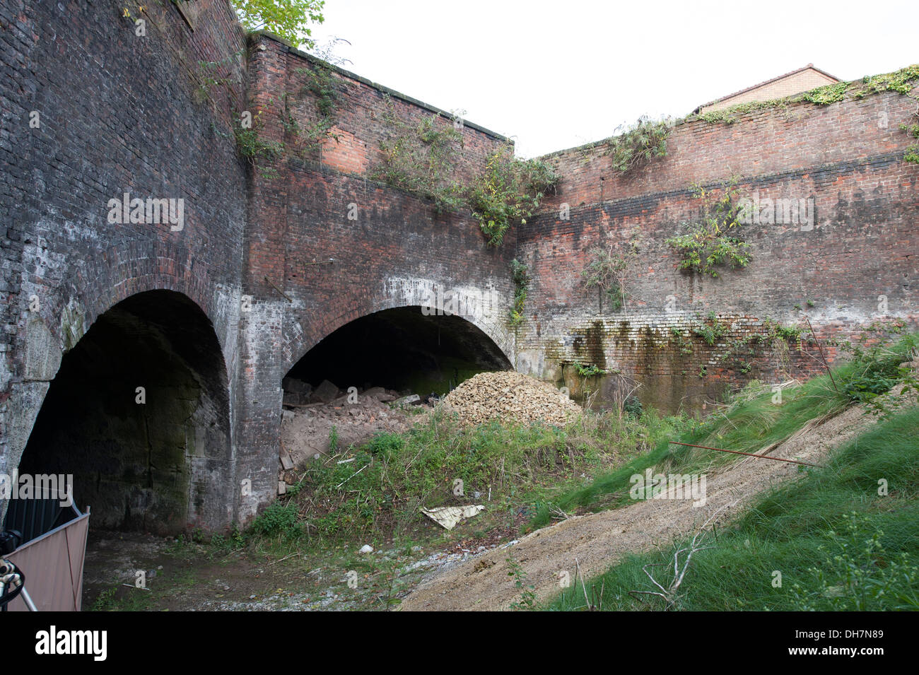 Stillgelegten Bahnhof u-Bahn Tunnel alt Stockfoto