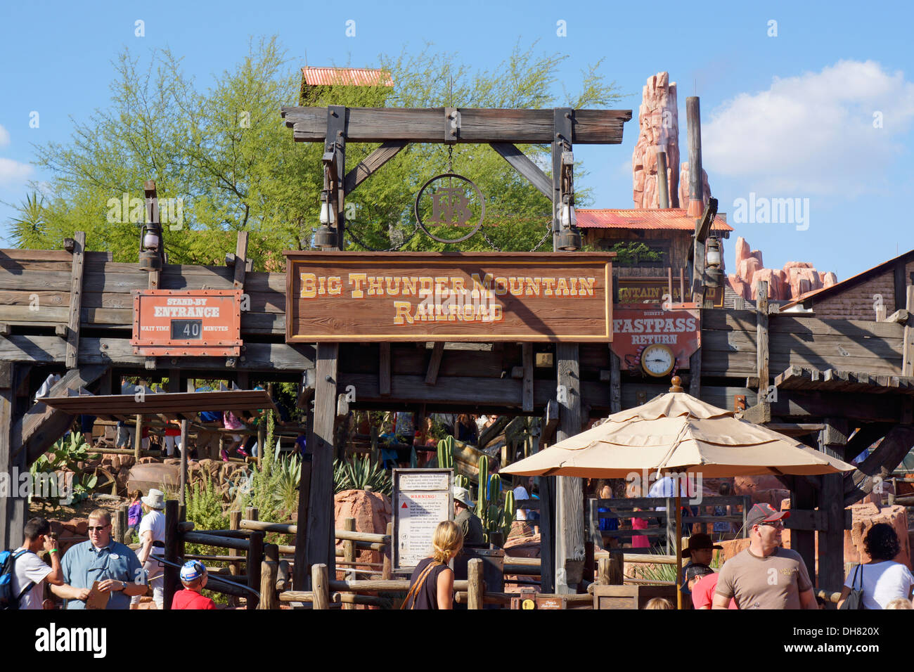 Big Thunder Mountain Railroad Fahrten Achterbahn im Adventureland bei Magic Kingdom, Disneyworld, Orlando, Florida Stockfoto