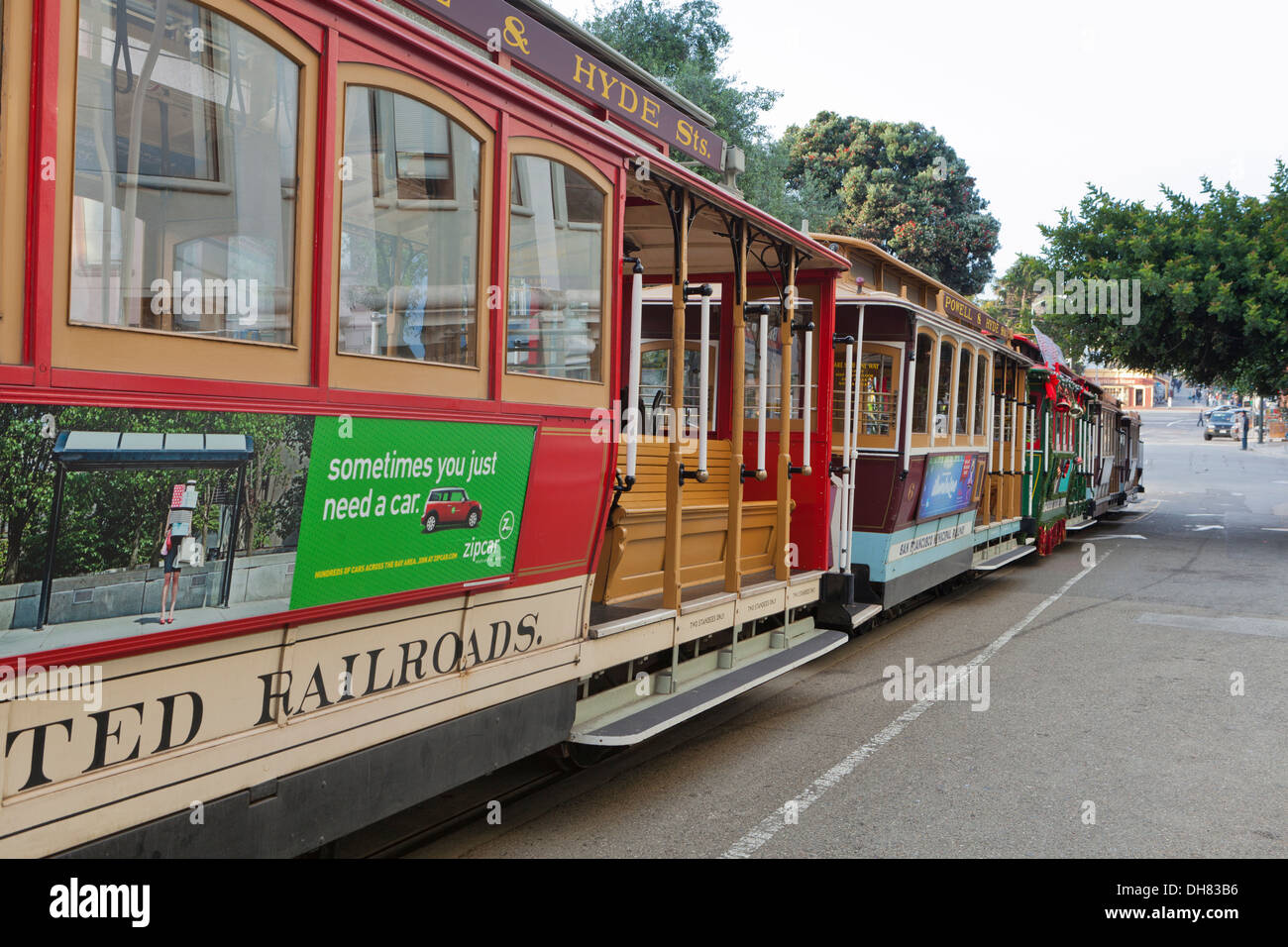Seilbahnen in Warteschlange an der Hyde Street - San Francisco, Kalifornien, USA Stockfoto