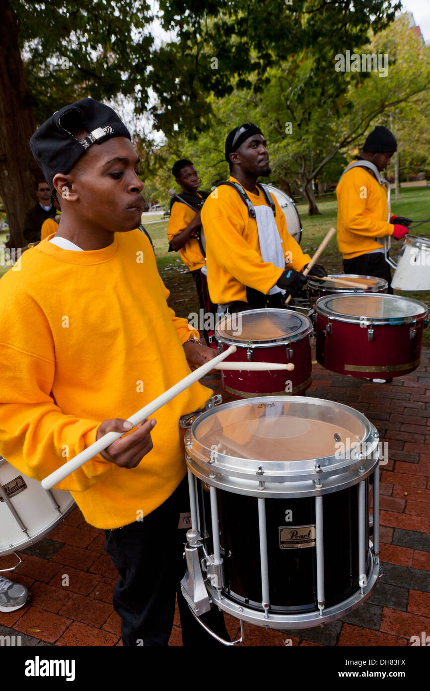 African-American Snare Drummer Blaskapelle Stockfoto