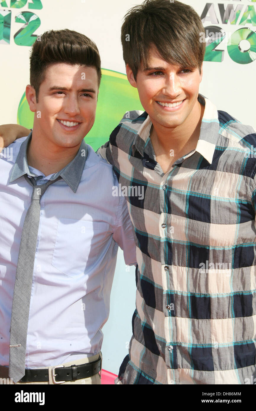Logan Henderson und James Maslow der Boy-Band "Big Time Rush" 2012 Kids  Choice Awards statt im Galen Center Los Angeles Stockfotografie - Alamy