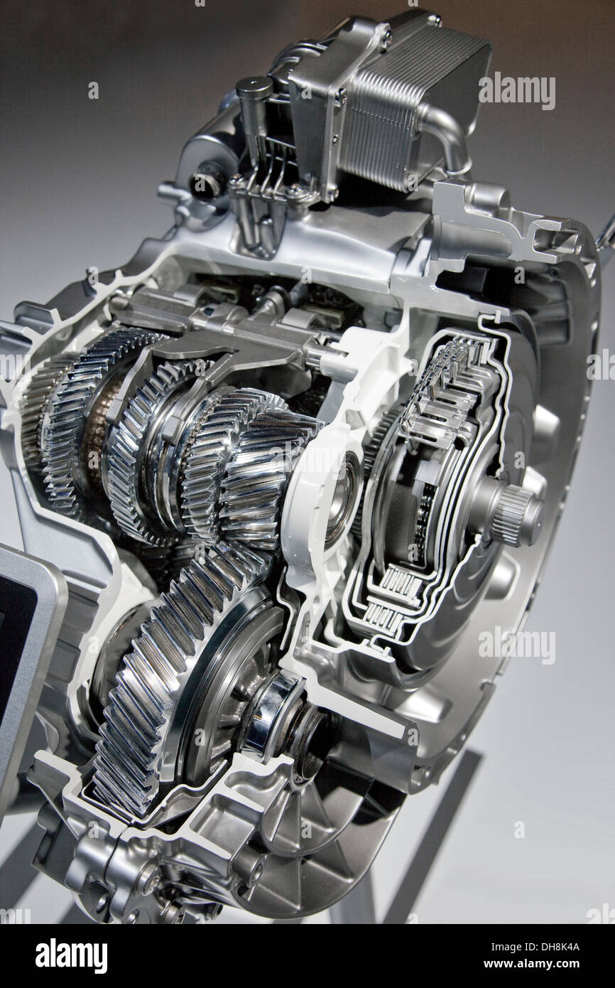 Mercedes Benz 7G-DCT-Getriebe mit Doppelkupplungs-Getriebe. Stockfoto