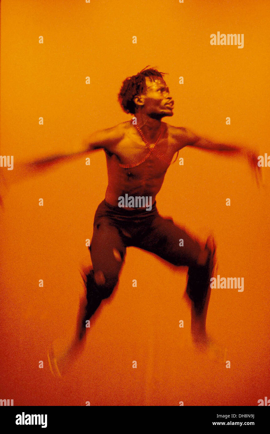 Nach wie vor Bewegung Fotoausstellung Tanz. Eine gemeinsame Ausstellung mit Suzy Bernstein bei MuseumAfrika in 2003.Mandla Bebezaat Stockfoto