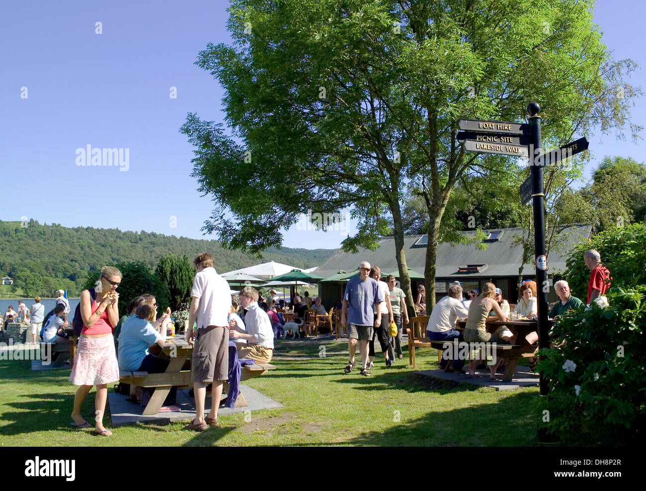 4904. Bluebird Cafe, Coniston Jetty, Coniston Water, Lake District, Cumbria, UK Stockfoto