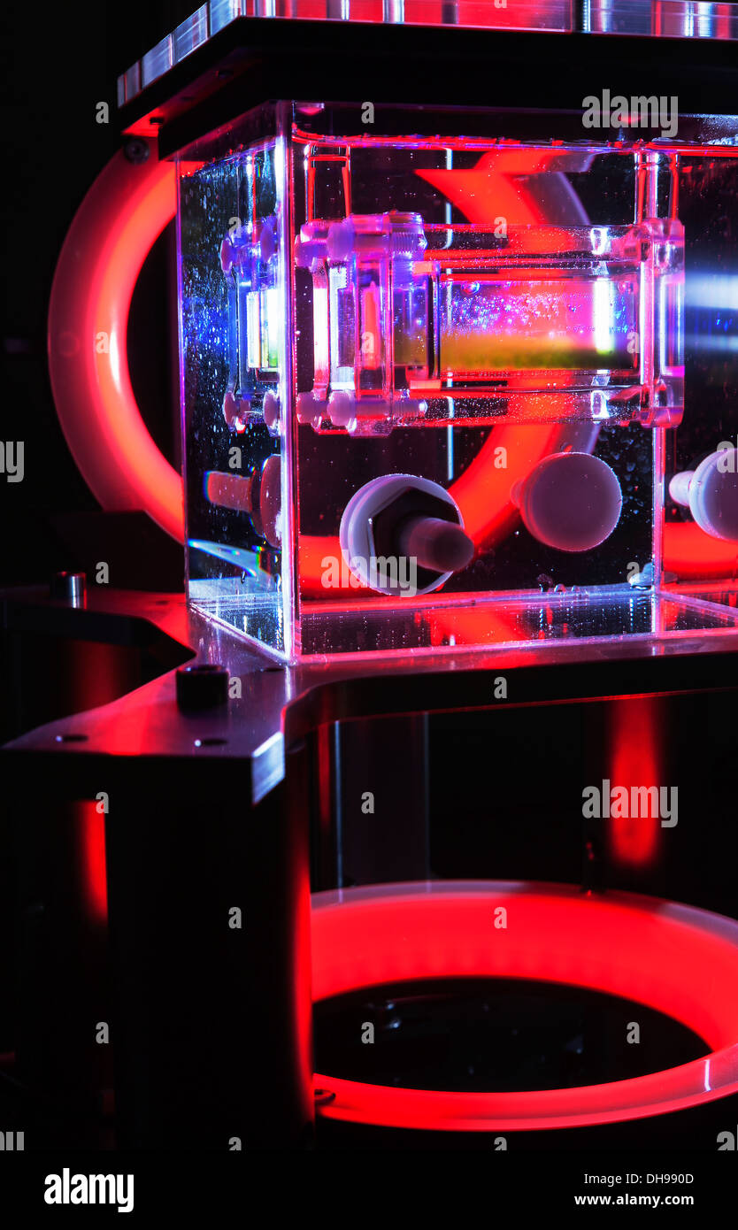 3D Kammer für die Verfolgung von Schwimmen der einzelnen Zelle Organismen über Phototaxis, in Biokraftstoff Energie & ökologische Forschung Stockfoto