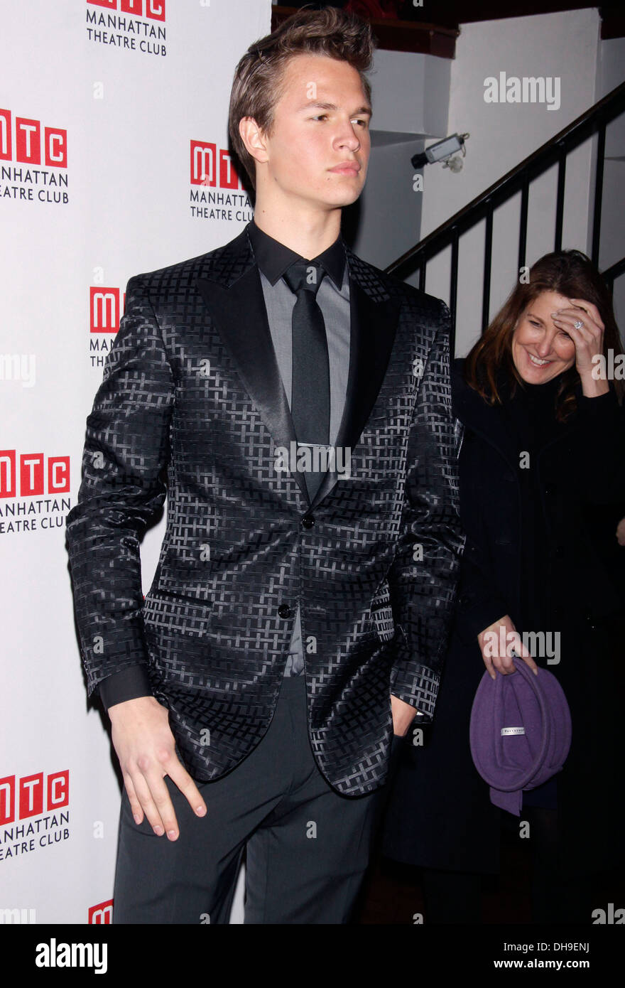 Ansel Elgort Öffnung Nacht nach der Party für MTC-Produktion von "Bedauert" hielt im Beacon Restaurant New York City USA - 27.03.12 Stockfoto