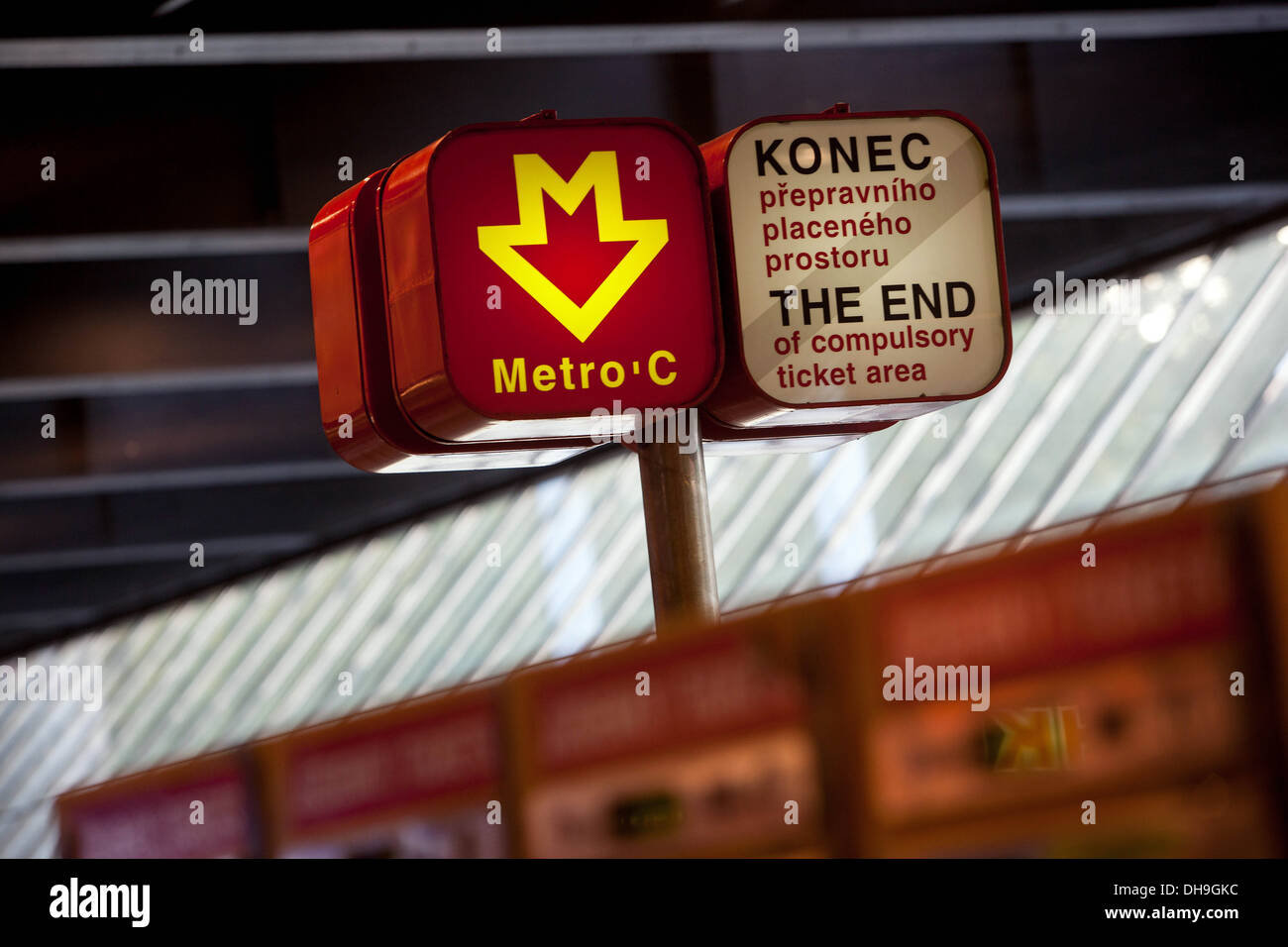 U-Bahnstation Hlavní Nádraží Menschen Prag Tschechische Republik, Europa Stockfoto