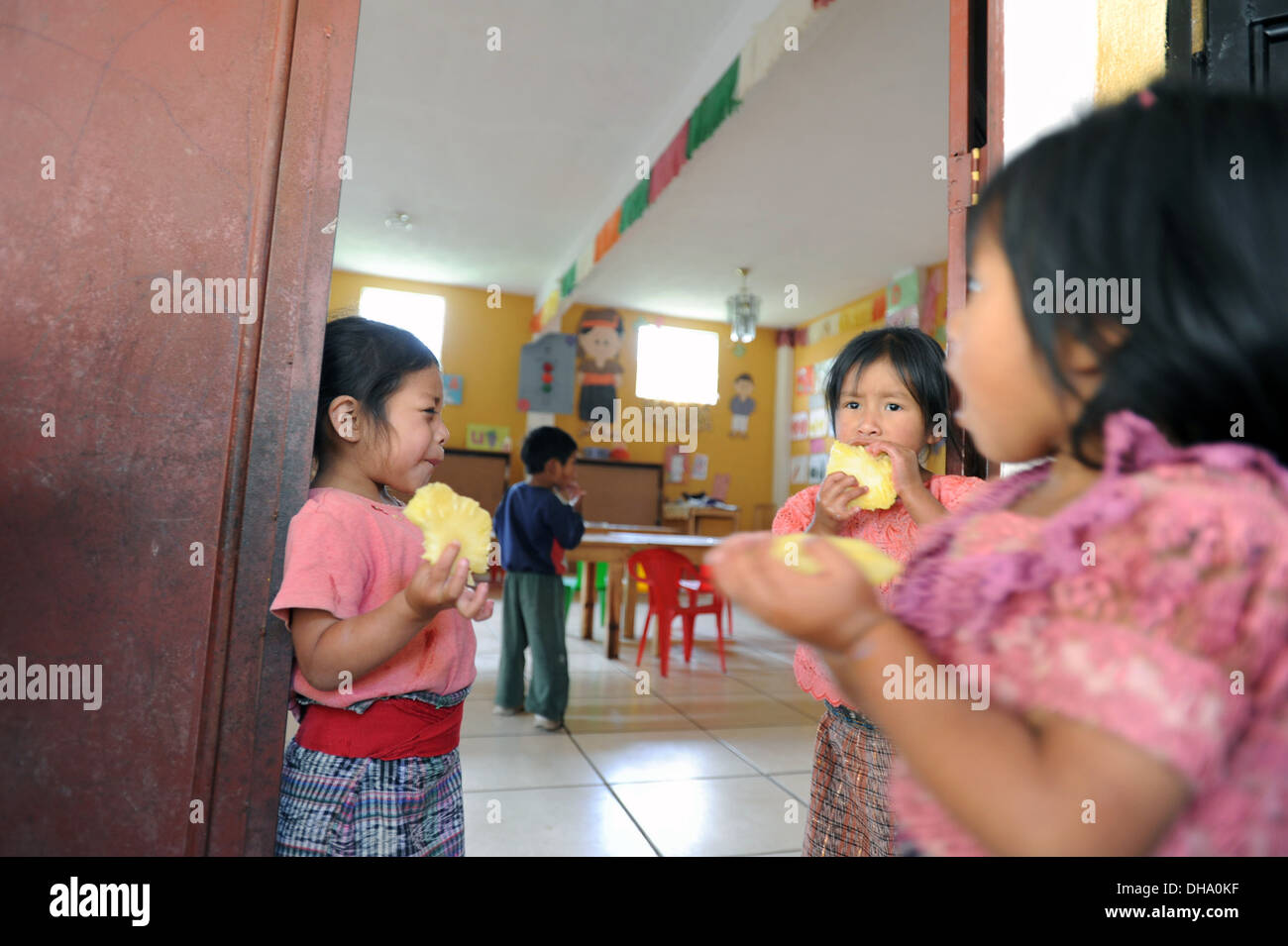 Maya indigene Kinder im Vorschulalter in Tierra Linda, Solola, Guatemala. Stockfoto Maya indigene Kinder im Vorschulalter in Tierra Linda, Solola, Guatemala. Stockfoto