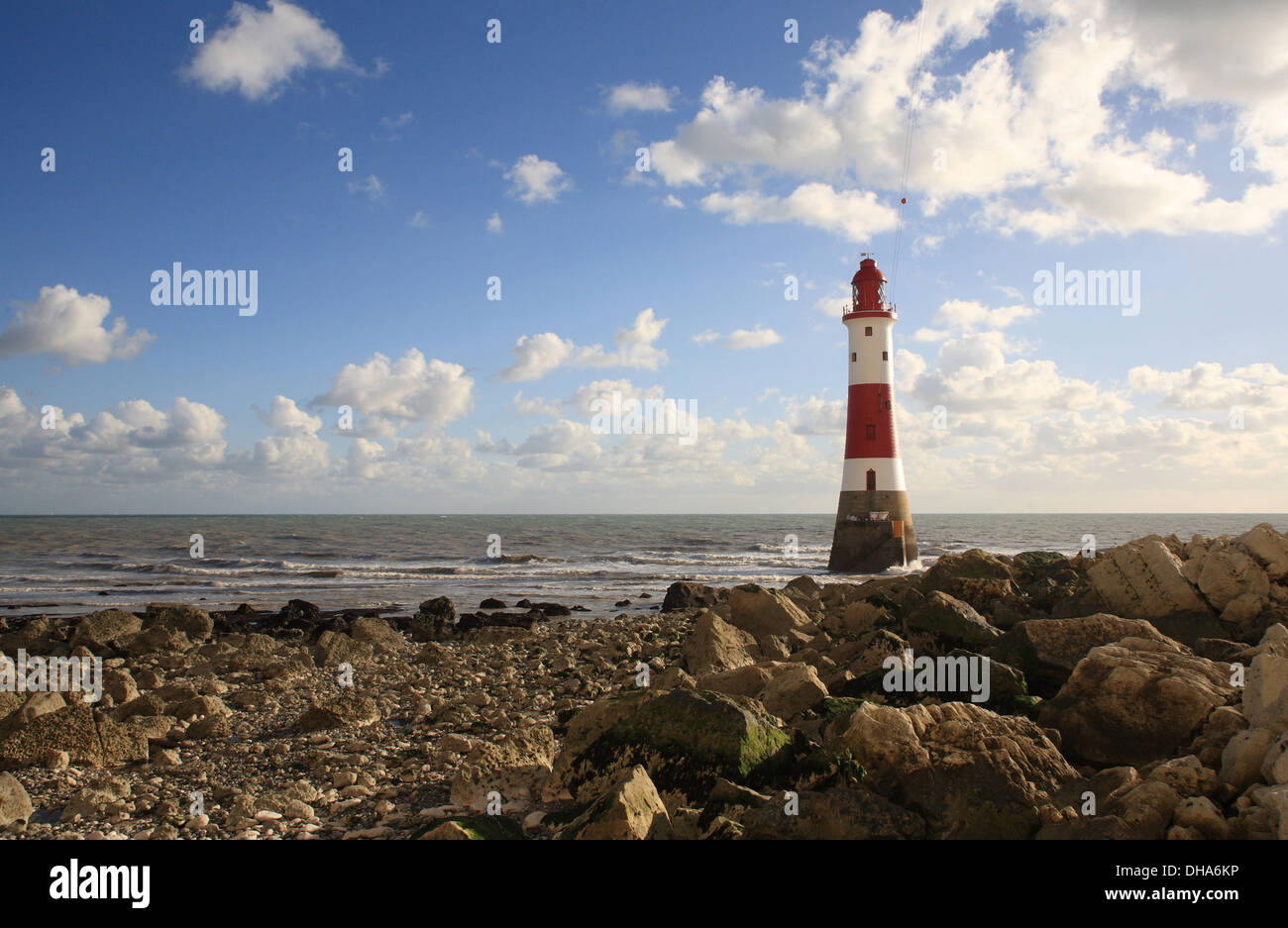 Beachy Head Leuchtturm nach den letzten Malerarbeiten Stockfoto