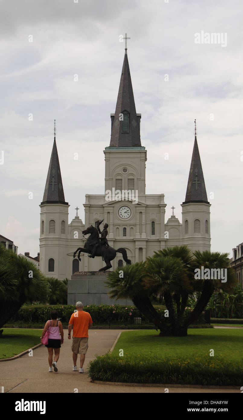 USA. Louisiana. New Orleans. Dom-Basilika von Saint-Louis. Zwischen 1718-1793 erbaut. Fassade über Jackson Square. Stockfoto