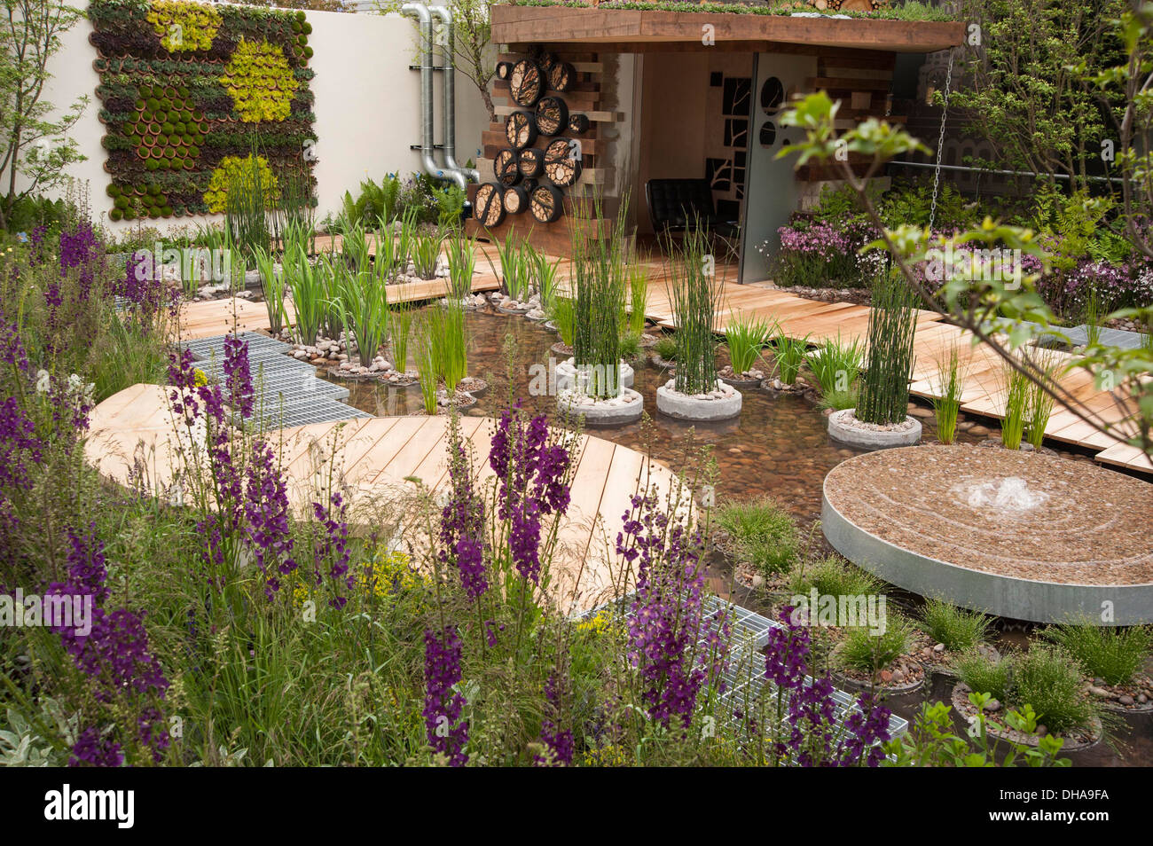 Chelsea Flower Show 2013, RBC Blau Wasser Dachgarten Designer Prof Nigel Dunnett. Gold-Medaille. Stockfoto