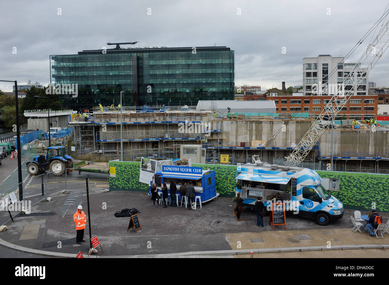 Der Bau von Google neue HQ im Vordergrund, in London Kings Cross - November 2013 Stockfoto