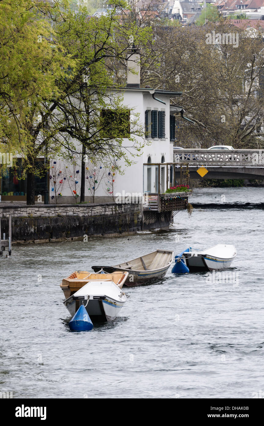 Zürich: Fluss-Ufer in der Altstadt Stockfoto