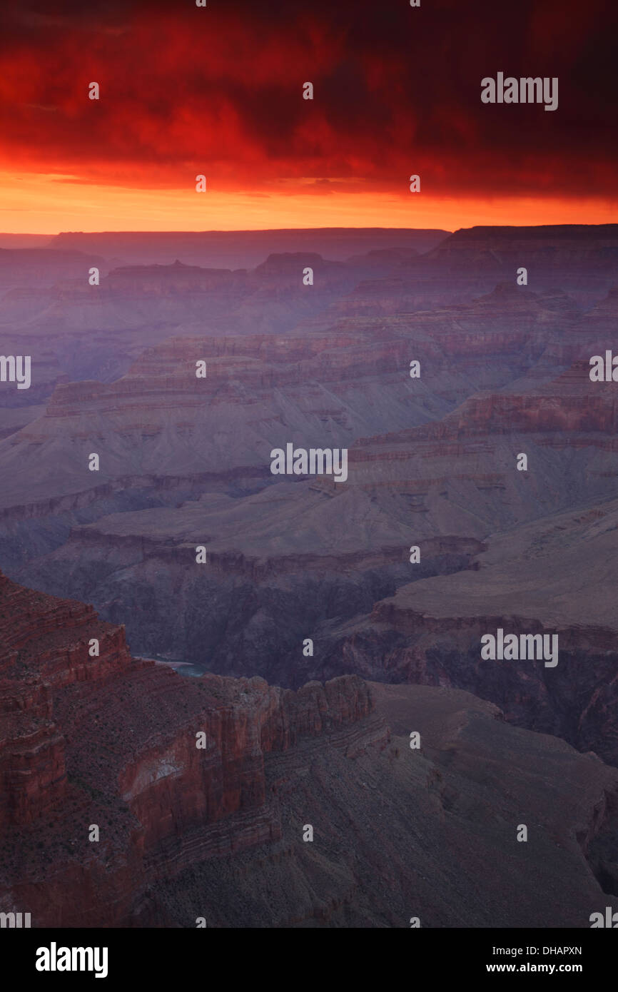 Sonnenuntergang am Hopi Point, South Rim, Grand Canyon Nationalpark in Arizona. Stockfoto