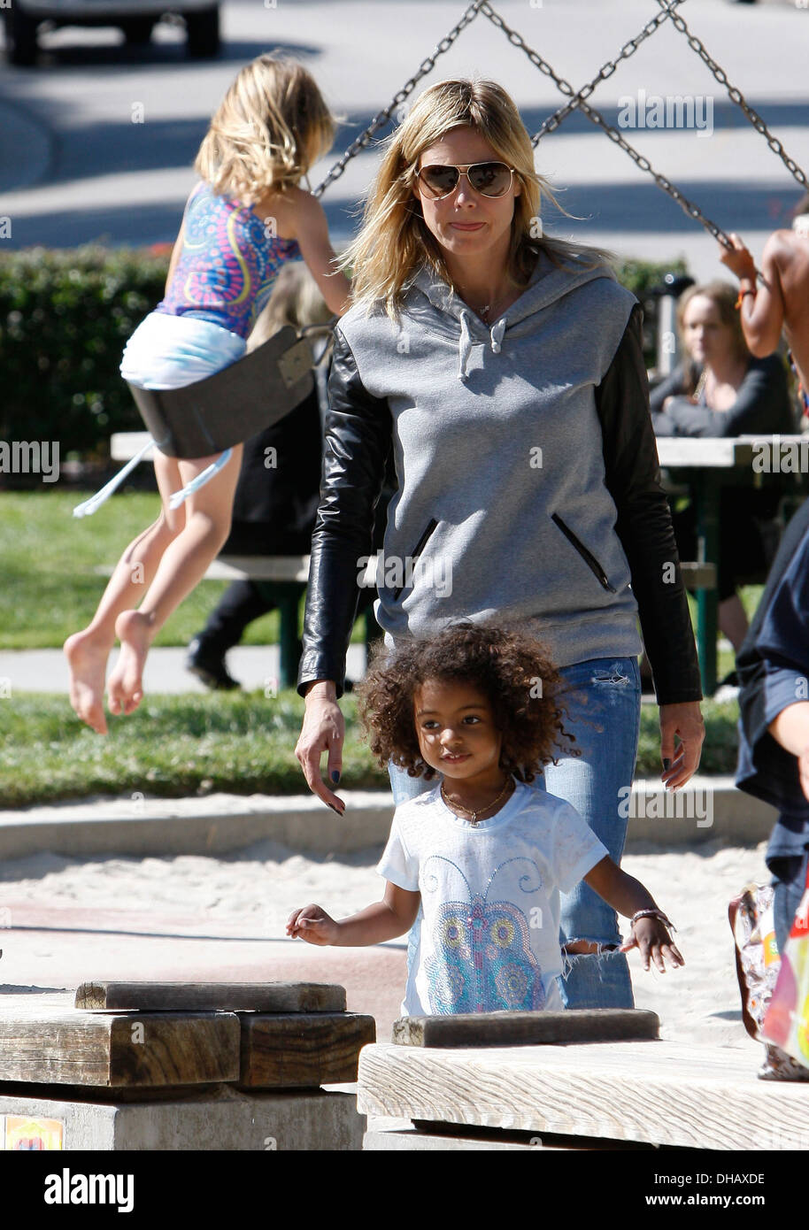 Heidi Klum mit Töchtern Lou Sulola Samuel und Leni Klum auf einen Familienausflug bei Kaltwasser Park in Los Angeles Kalifornien- Stockfoto