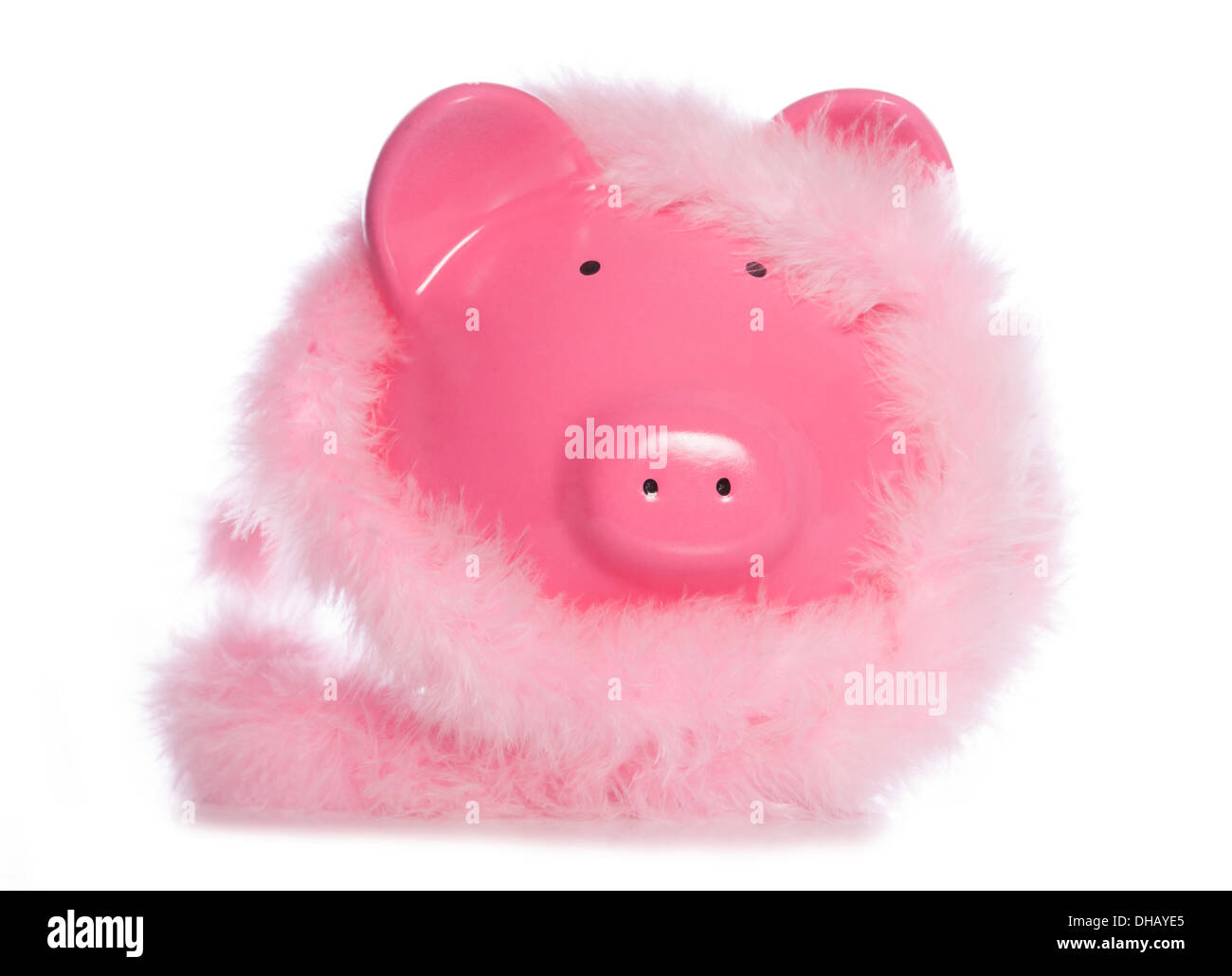 Piggy Bank tragen flauschige Girlande Studio Ausschnitt Stockfoto