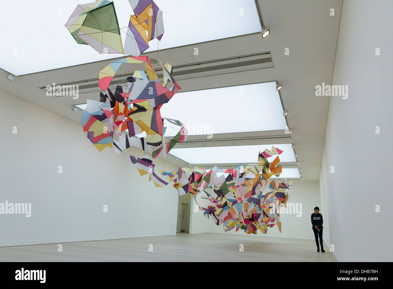 Planos Pipas n17 von Marcelo Jacome. Kunstwerk in einer einzigen Galerie in der Papier-Ausstellung in der Saatchi Gallery in London ausgestellt. Stockfoto