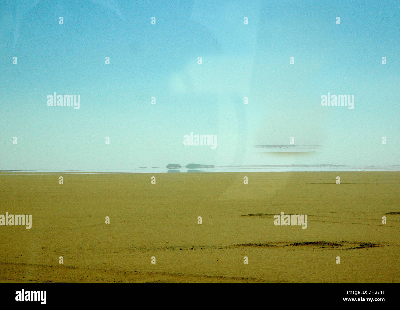 Eine Fata Morgana in der Wüste In Abu Simbel Wüste eine Fata Morgana ist ersichtlich, dass eine Fata Morgana ist eine natürlich vorkommende optische Phemen in dem Stockfoto